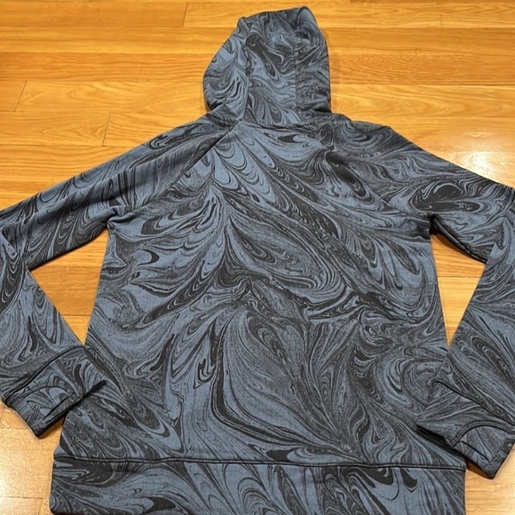 ATHLETA girl hoodie with a kangaroo pocket size xlarge (14) . - Picture 4 of 7